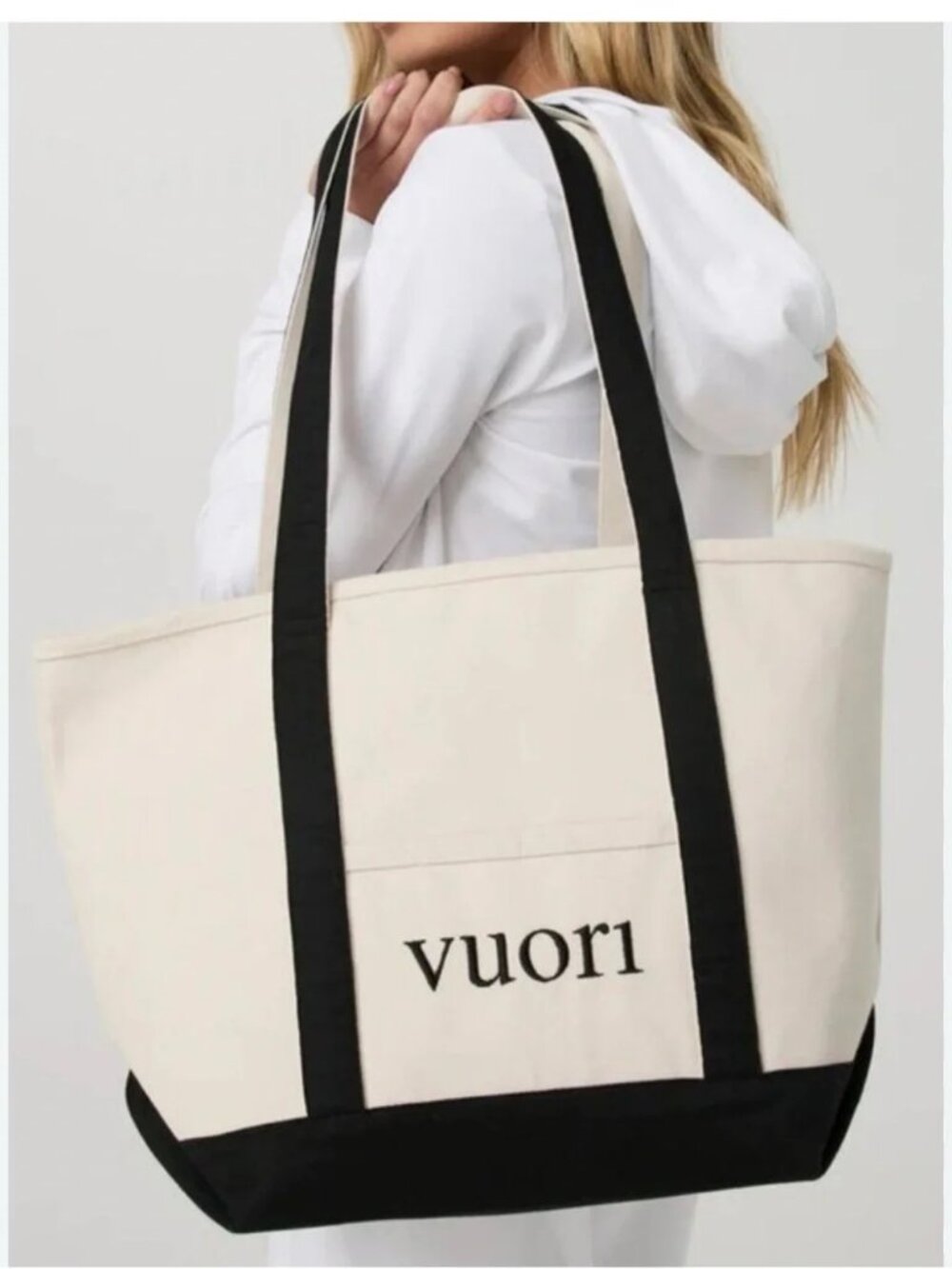 NWOT Womens Vuori Cream Black Canvas Logo Shoulder Tote Travel Beach Handbag